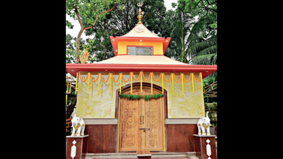 Kolkata: Religious divide blurs as youths rebuild temple