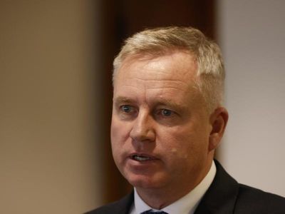 Tas premier urges masks amid virus spike