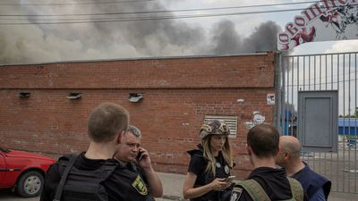 Ukraine evacuates civilians from Sloviansk as Russian troops advance