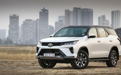 Toyota hikes price of Innova, Fortuner again