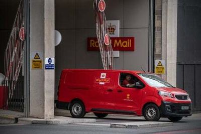 When could Royal mail workers go on strike? 2,400 managers set to walk out