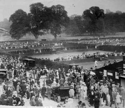 Wimbledon 1922: Photos show brollies, queues ... and fur coats
