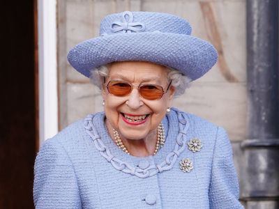 Queen back at Windsor after short Sandringham break