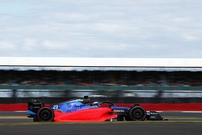 Albon remains on latest Williams F1 spec in Austria after crash repairs