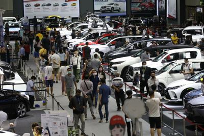 Shop for cars at Bitec's Fast Auto Show