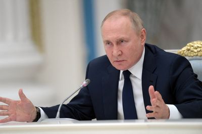 Putin says Ukraine is heading for 'tragedy,' Kramatorsk city prepares its defence