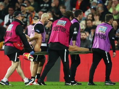 Magpies' Moore out, De Goey to be assessed