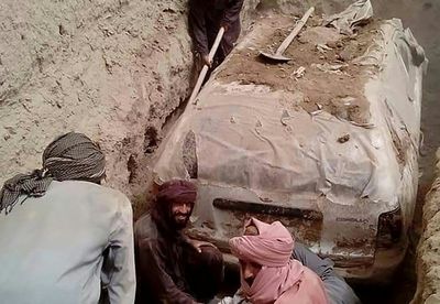 Taliban excavate ex-leader Mullah Omar's 'getaway car'