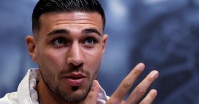 Ex-world champion holds 'moment of silence' for Tommy Fury after Jake Paul blow
