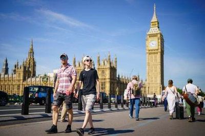 London to bask in week-long heatwave as mercury soars