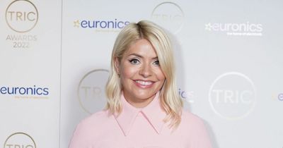 Holly Willoughby distresses her followers AGAIN with snaps on the way to the ITV This Morning forest