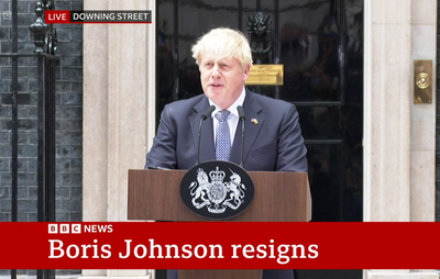 Nobody can hear Boris Johnson resign as Steve Bray blasts 'Bye Bye Boris'