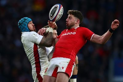 Winger Cuthbert replaces Adams in only change to Wales team