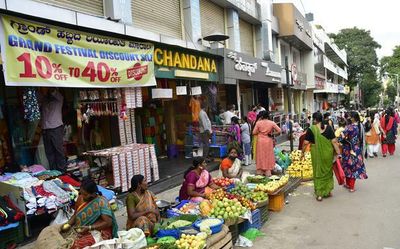 Ahead of civic polls, BBMP wants to give micro loans to 1.8 lakh street vendors