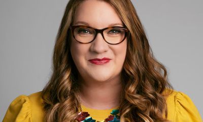 Sarah Millican: Bobby Dazzler review – crude comedy with a baroque flourish