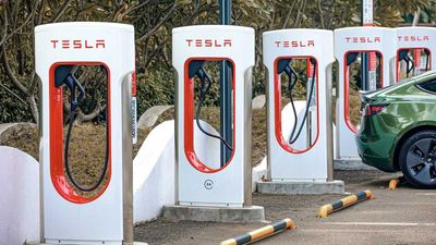 Tesla Operates Over 1,200 Supercharging Stations In China, 800 In Europe