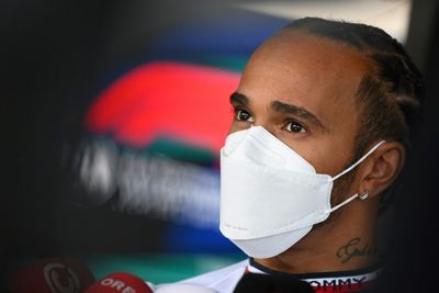 Hamilton backs tricky Mercedes to come good