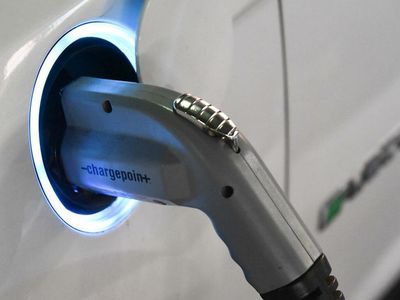 EV Growth Stock ChargePoint Holdings Continues To Impress Investors: Here's Why