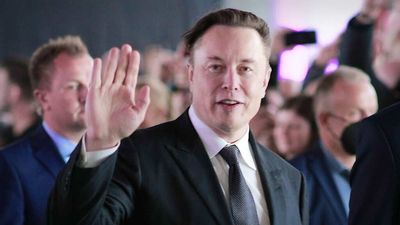 Elon Musk Makes a Personal Gesture to Help Solve a Global Problem