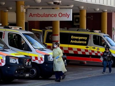 Qld hospitals hunker down for virus peak
