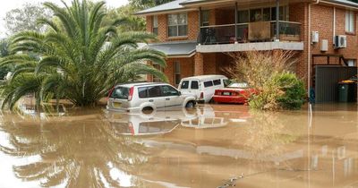 Hunter floods: Washington demands flood assistance as Port Stephens is left in the lurch