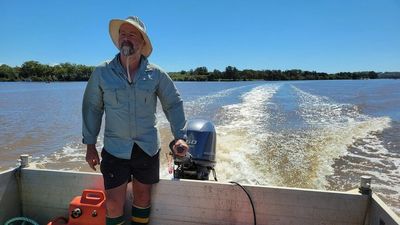Nambucca River oyster growers left unable to harvest as floods trigger sewage spill