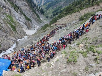Tenth batch of over 6,100 pilgrims leaves for Amarnath