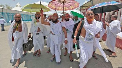 Hajj Pilgrims Spend Day of Al-Tarwiyah in Peace, Tranquility before Climbing Mount Arafat