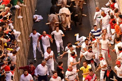 No gorings but 6 injured in 2nd Pamplona bull run in Spain