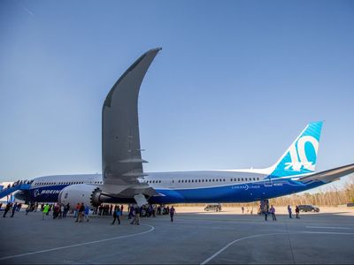 Boeing threatens to cancel Boeing 737 MAX 10 aircraft unless given exemption from safety requirements