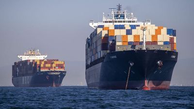 Shipping costs head back to earth