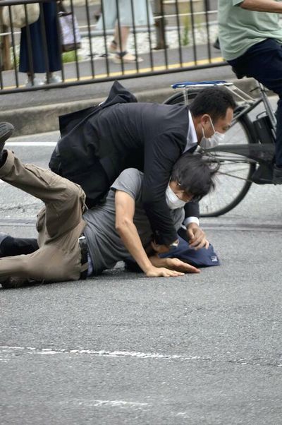 Ex-PM Abe shot dead / Suspect held after attack at street campaign event in Nara