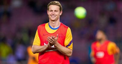 Frenkie de Jong’s agent arrives in London as Chelsea could hijack Man Utd transfer talks