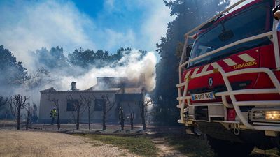 Firefighters, aircraft fight blaze near France's Mediterranean coast