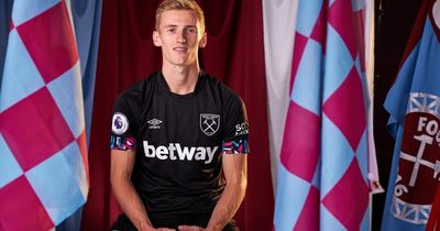 West Ham beat Crystal Palace to sign Swansea midfielder Flynn Downes on five-year contract