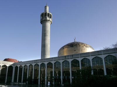 UK’s first-ever survey details attacks on mosques, Islamic bodies