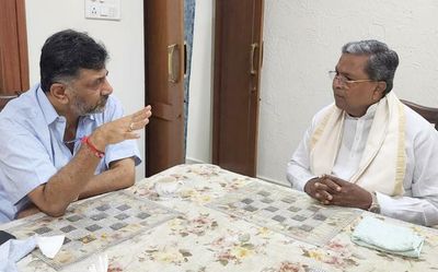 Siddaramaiah and D.K. Shivakumar meet over breakfast