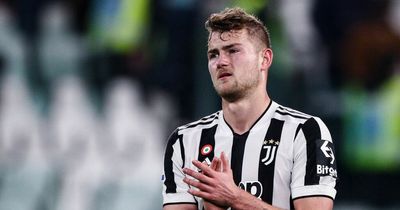 Chelsea move closer to Matthijs de Ligt deal with £70m offer as Man Utd enter transfer race