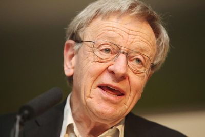 Safe and legal routes are way to combat people smuggling, says Lord Dubs