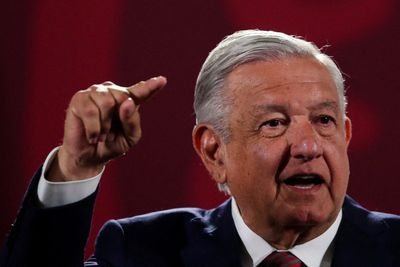'Don't vote for that party': Mexican president slams Texas migrant policy