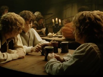 ‘Lord of the Rings’ fan documents his excitement as hobbit stars are seated next to him in restaurant