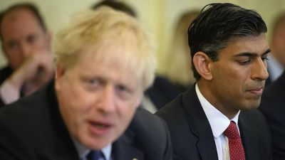 Sunak announces bid to replace UK PM