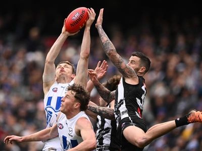 Noble looks safe as Pies rally for AFL win