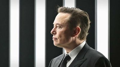 Elon Musk Sends a Message to a Bereaved Japan