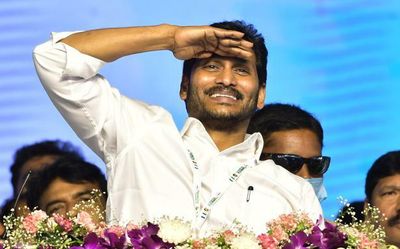 Jagan sounds the poll bugle, asks cadre to give befitting reply to opposition