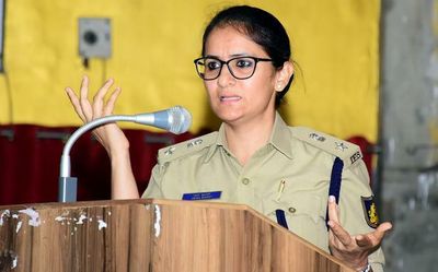 Don’t let others bring you down, Isha Pant advises students in Kalaburagi