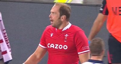 Alun Wyn Jones left flabbergasted by shocking mistake as furious team-mates pleaded with referee