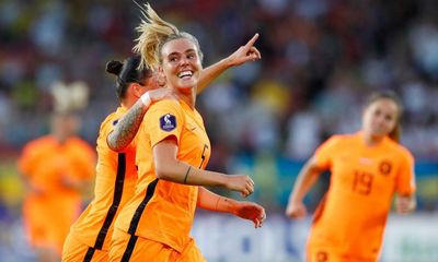 Jill Roord strikes to rescue draw for holders Netherlands against Sweden