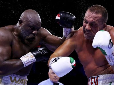 Derek Chisora beats Kubrat Pulev by split decision as brutal bout goes the distance