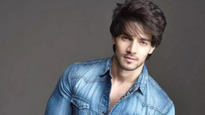 Court allows actor Sooraj Pancholi to travel abroad